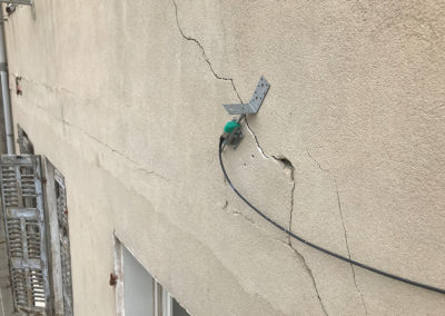 capteur pour suivi de fissures sur immeuble en péril